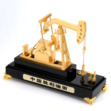 Премиальный корпоративный подарок начальнику нефтяникам